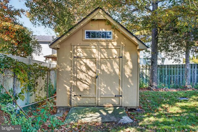 305 NATURE DR, Cherry Hill, NJ 08003