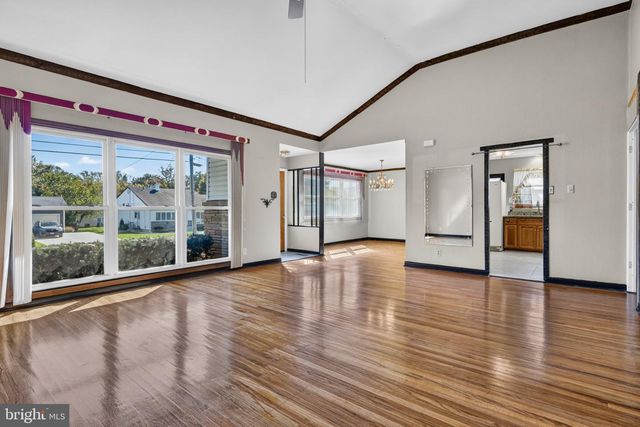305 NATURE DR, Cherry Hill, NJ 08003