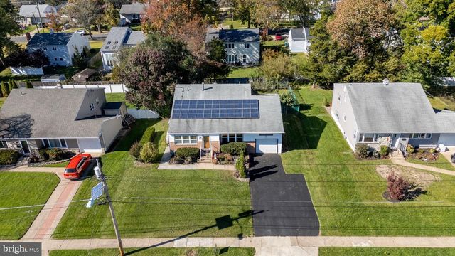 305 NATURE DR, Cherry Hill, NJ 08003