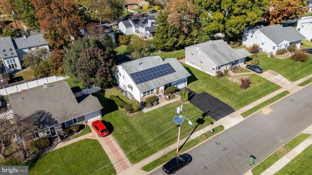 305 NATURE DR, Cherry Hill, NJ 08003