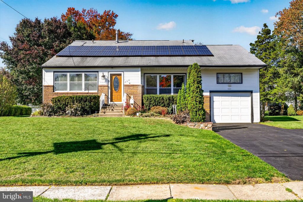 305 NATURE DR, Cherry Hill, NJ 08003