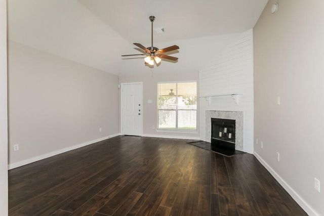 311 Lake View Drive, Montgomery, TX 77356