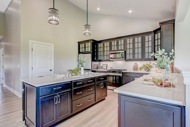 6103 Caleb Ct Court, Farmington, NY 14425