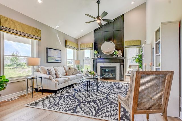 6103 Caleb Ct Court, Farmington, NY 14425