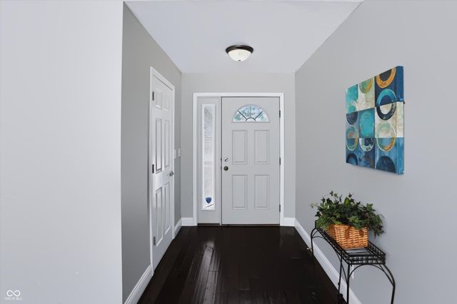 3852 Premier Drive, Columbus, IN 47203