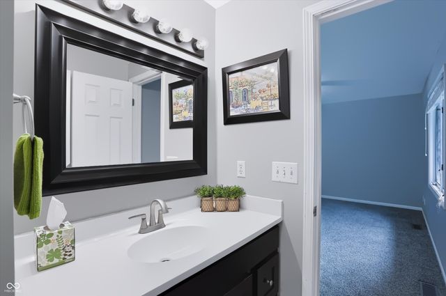 3852 Premier Drive, Columbus, IN 47203