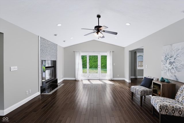 3852 Premier Drive, Columbus, IN 47203