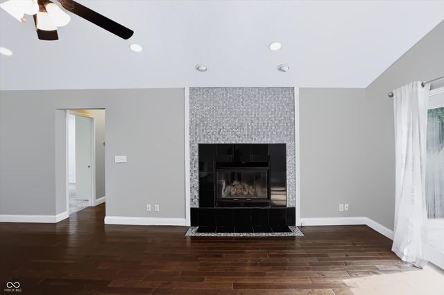 3852 Premier Drive, Columbus, IN 47203