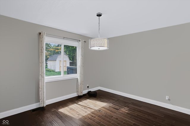 3852 Premier Drive, Columbus, IN 47203