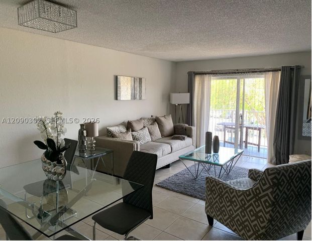 5221 Geneva Way 304, Doral, FL 33166