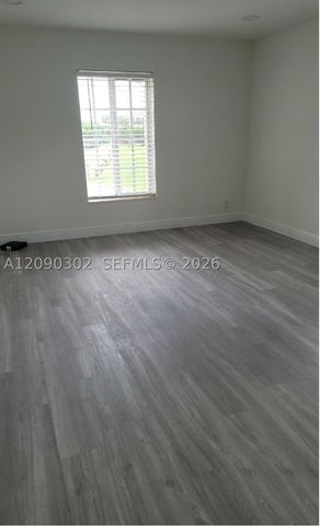 5221 Geneva Way 304, Doral, FL 33166