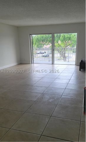 5221 Geneva Way 304, Doral, FL 33166
