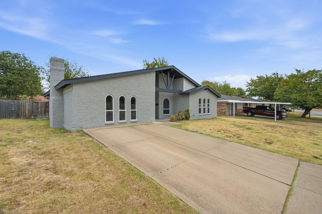 912 Kelley Drive, Everman, TX 76140 — photo 2