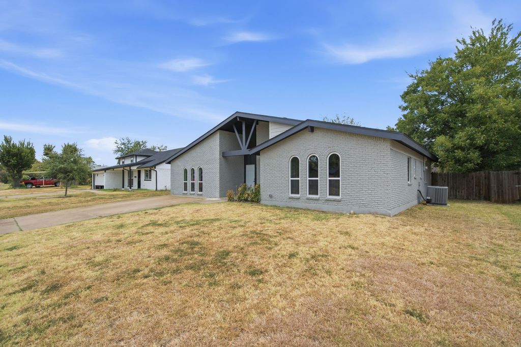 912 Kelley Drive, Everman, TX 76140 — photo 3