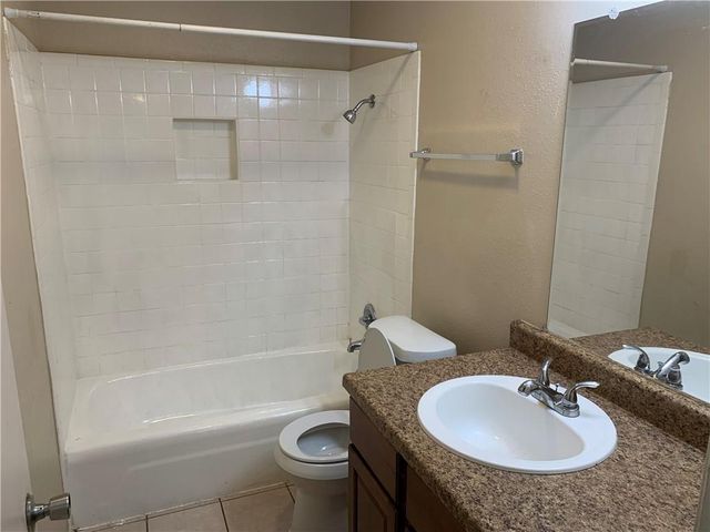 7208 Creekside DR A, Austin, TX 78752