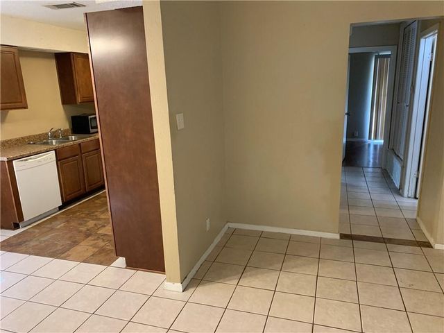 7208 Creekside DR A, Austin, TX 78752