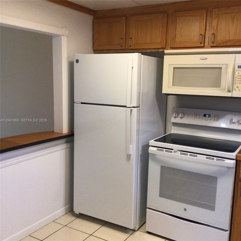 6870 Royal Palm Blvd 111M, Margate, FL 33063