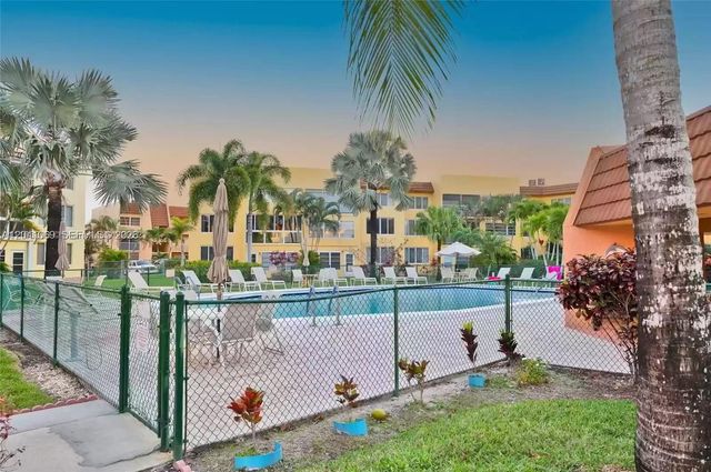 6870 Royal Palm Blvd 111M, Margate, FL 33063