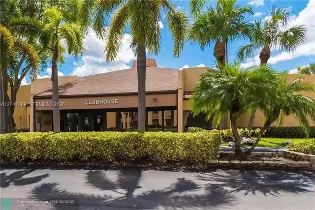 6870 Royal Palm Blvd 111M, Margate, FL 33063