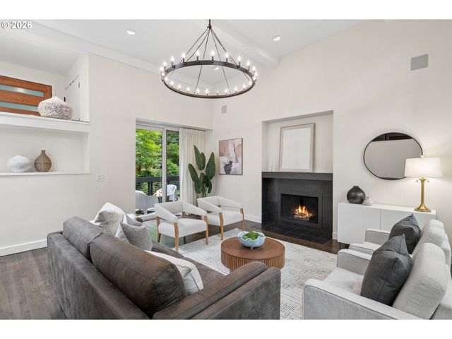 2538 Sw SHERWOOD Dr, Portland, OR 97201