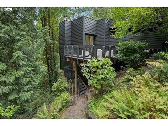2538 Sw SHERWOOD Dr, Portland, OR 97201