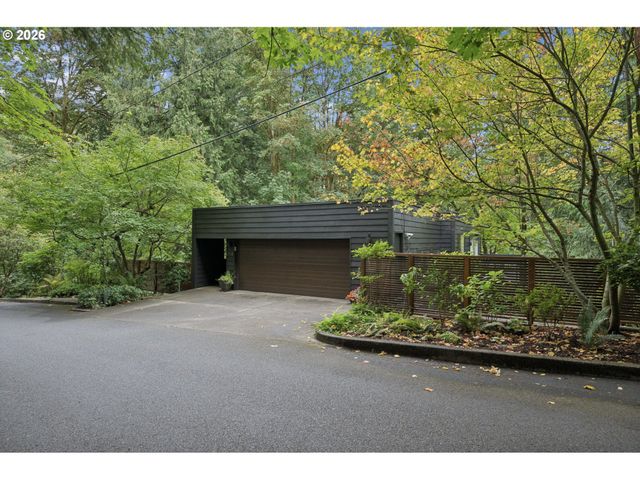 2538 Sw SHERWOOD Dr, Portland, OR 97201