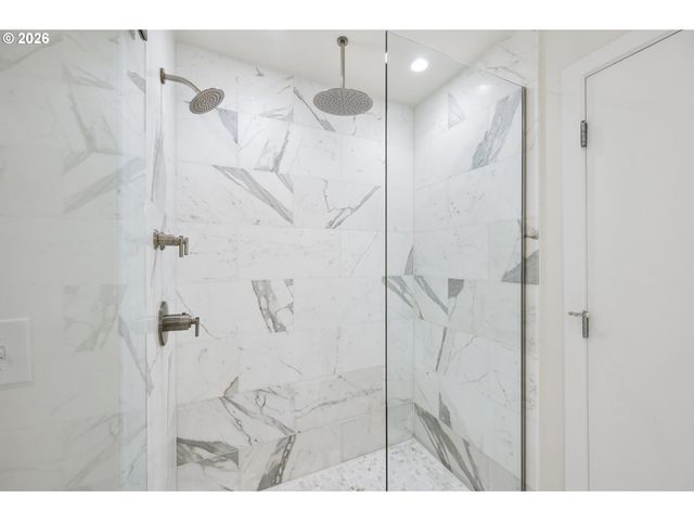 2538 Sw SHERWOOD Dr, Portland, OR 97201