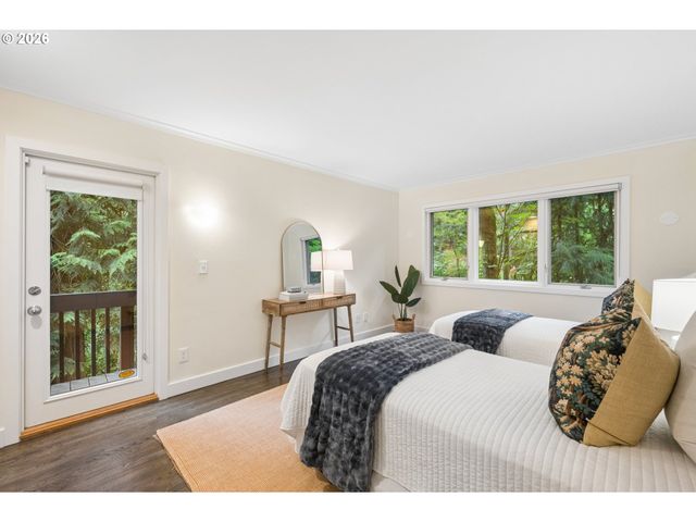 2538 Sw SHERWOOD Dr, Portland, OR 97201