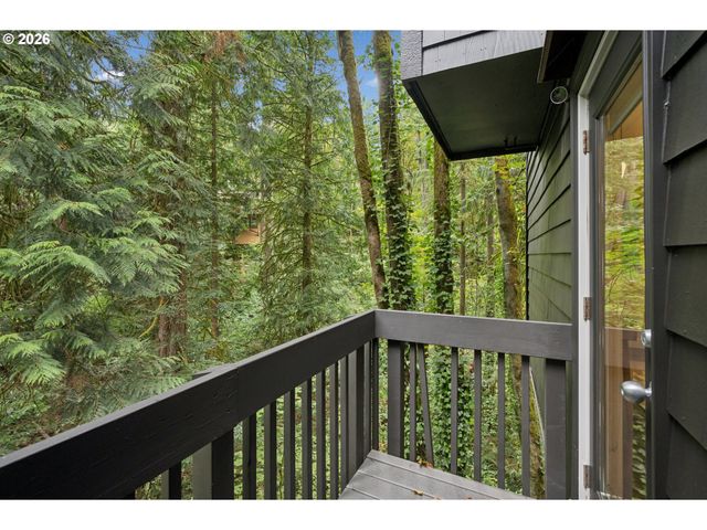 2538 Sw SHERWOOD Dr, Portland, OR 97201