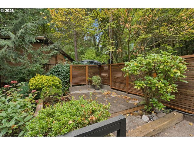 2538 Sw SHERWOOD Dr, Portland, OR 97201
