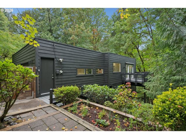 2538 Sw SHERWOOD Dr, Portland, OR 97201
