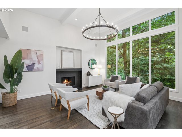 2538 Sw SHERWOOD Dr, Portland, OR 97201