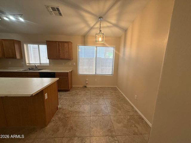 3236 E KERRY Lane, Phoenix, AZ 85050