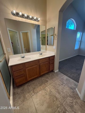 3236 E KERRY Lane, Phoenix, AZ 85050