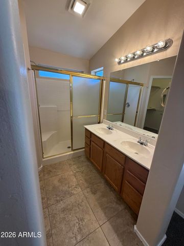 3236 E KERRY Lane, Phoenix, AZ 85050