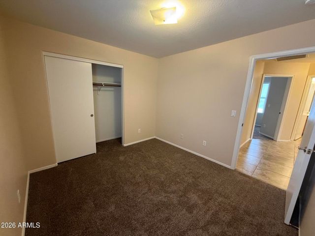 3236 E KERRY Lane, Phoenix, AZ 85050
