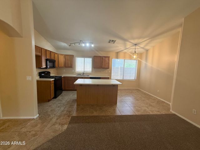 3236 E KERRY Lane, Phoenix, AZ 85050