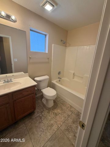 3236 E KERRY Lane, Phoenix, AZ 85050