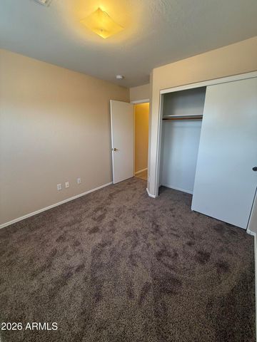 3236 E KERRY Lane, Phoenix, AZ 85050