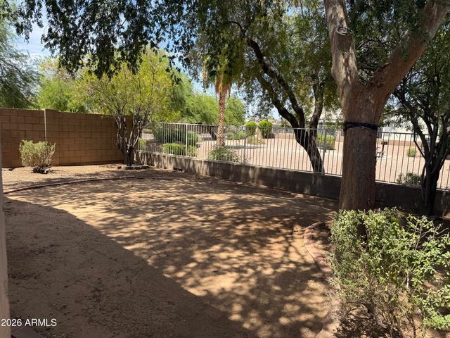 3236 E KERRY Lane, Phoenix, AZ 85050