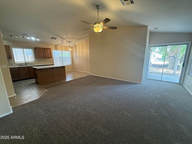 3236 E KERRY Lane, Phoenix, AZ 85050