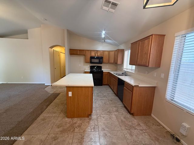 3236 E KERRY Lane, Phoenix, AZ 85050