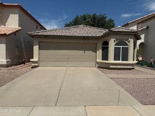 3236 E KERRY Lane, Phoenix, AZ 85050