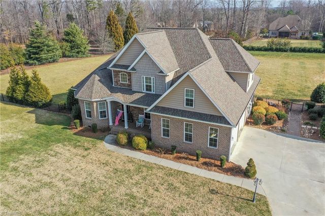 218 Beauchamp Road, Advance, NC 27006