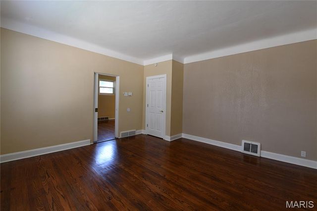 358 W Loretta Avenue, Lemay, MO 63125