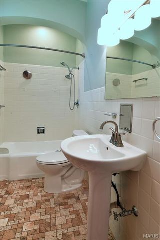 358 W Loretta Avenue, Lemay, MO 63125