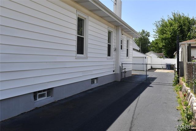 358 W Loretta Avenue, Lemay, MO 63125