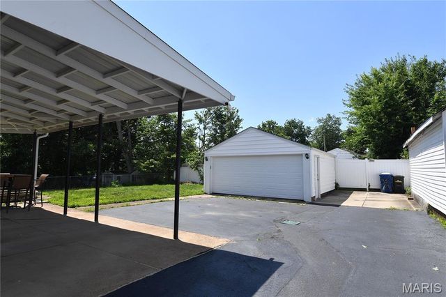 358 W Loretta Avenue, Lemay, MO 63125