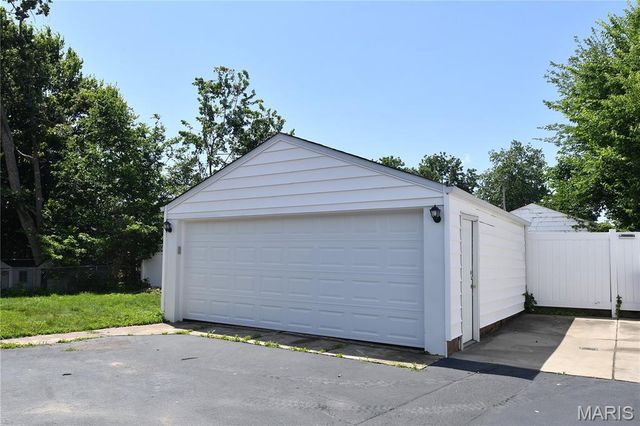 358 W Loretta Avenue, Lemay, MO 63125
