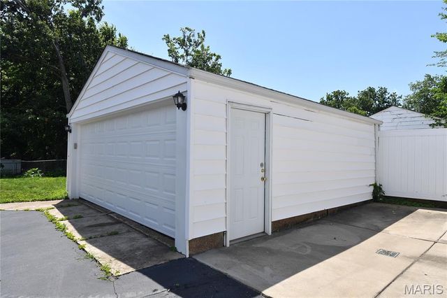 358 W Loretta Avenue, Lemay, MO 63125